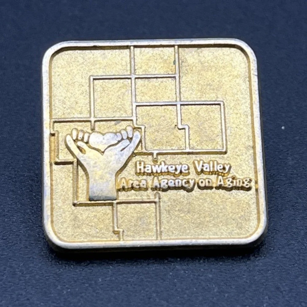 Hawkeye Valley Area Agency On Aging Illinois Gold Tone Lapel Hat Pin‎